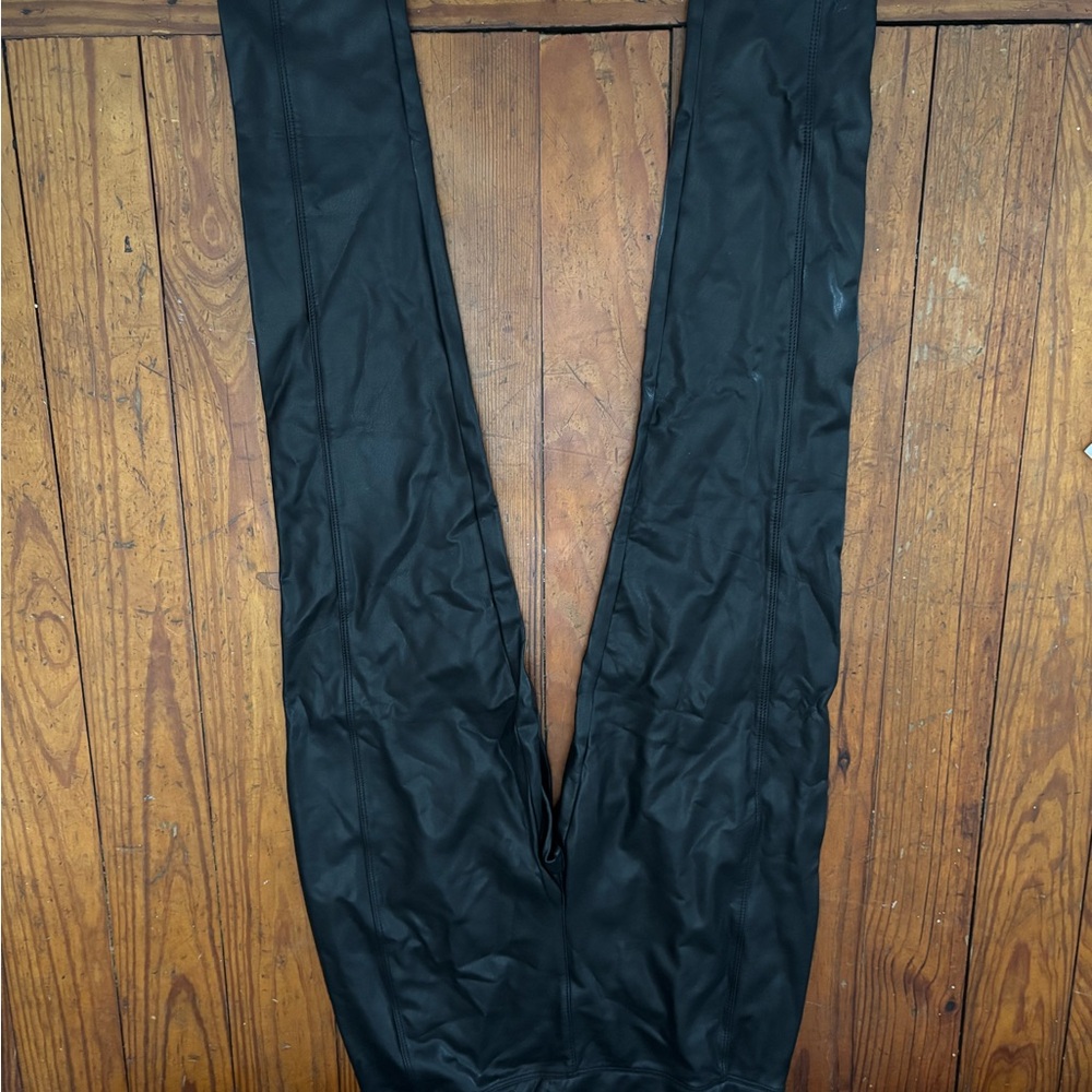 Mudd Men's Black pleather pants